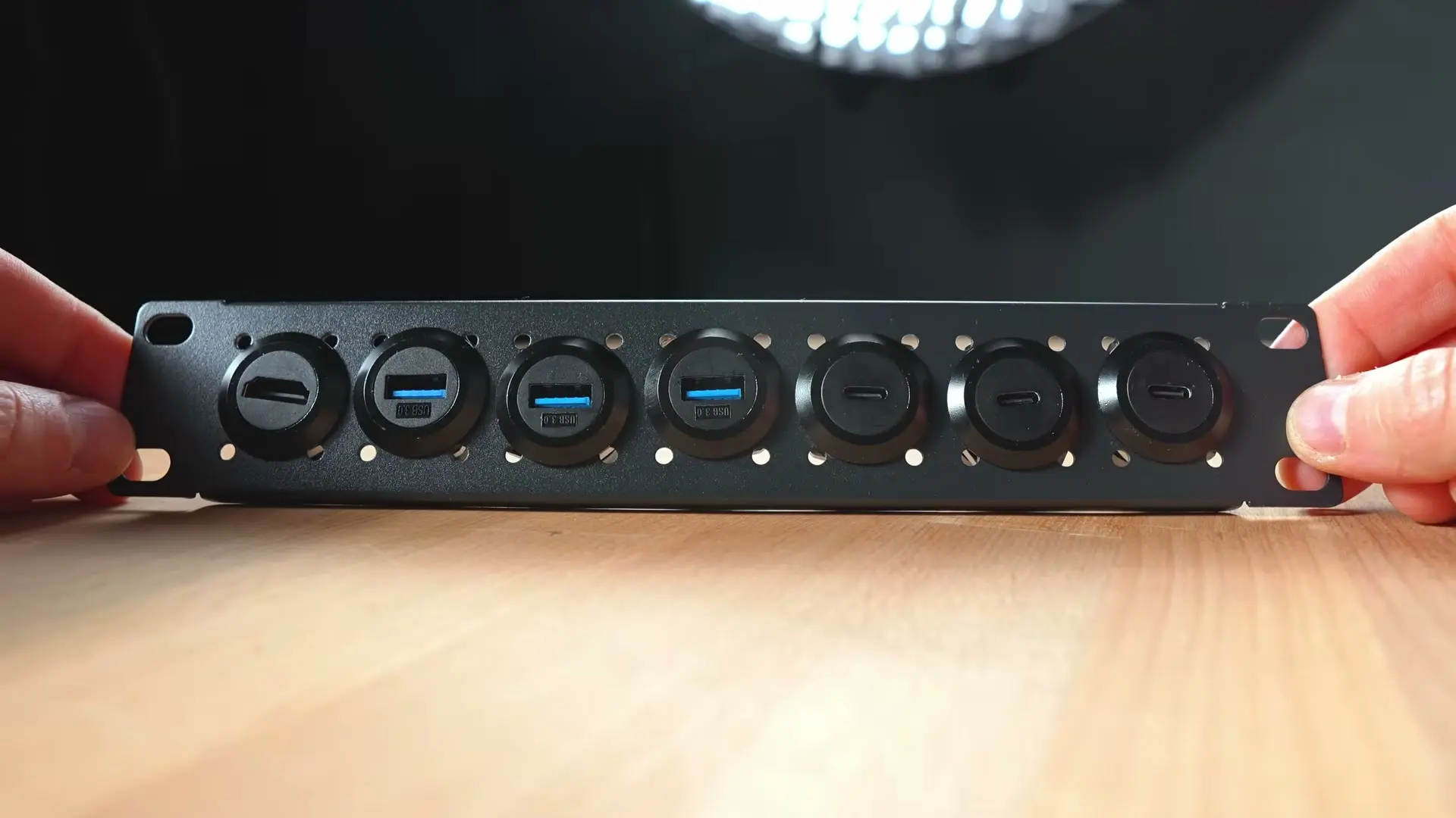 10-inch D-Series panel fitted with USB-A and USB-C couplers